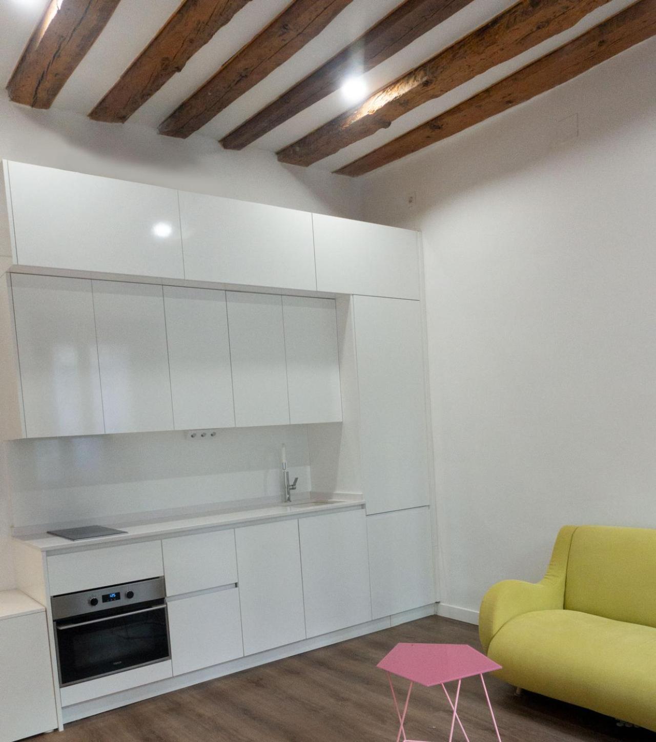 Hortaleza 4, Preciso Estudio En Chueca Junto A La Gran Via De Madrid Bagian luar foto