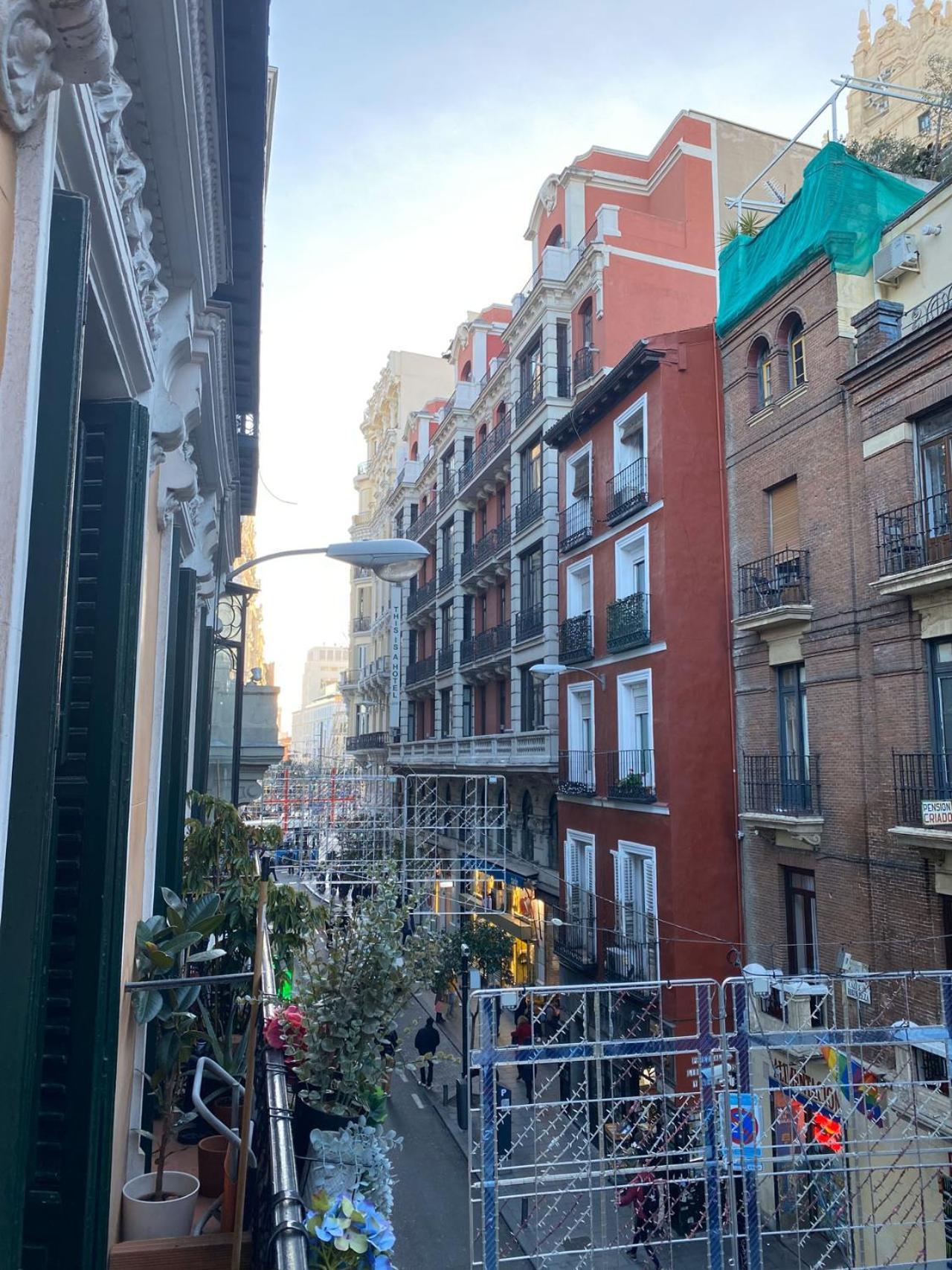 Hortaleza 4, Preciso Estudio En Chueca Junto A La Gran Via De Madrid Bagian luar foto