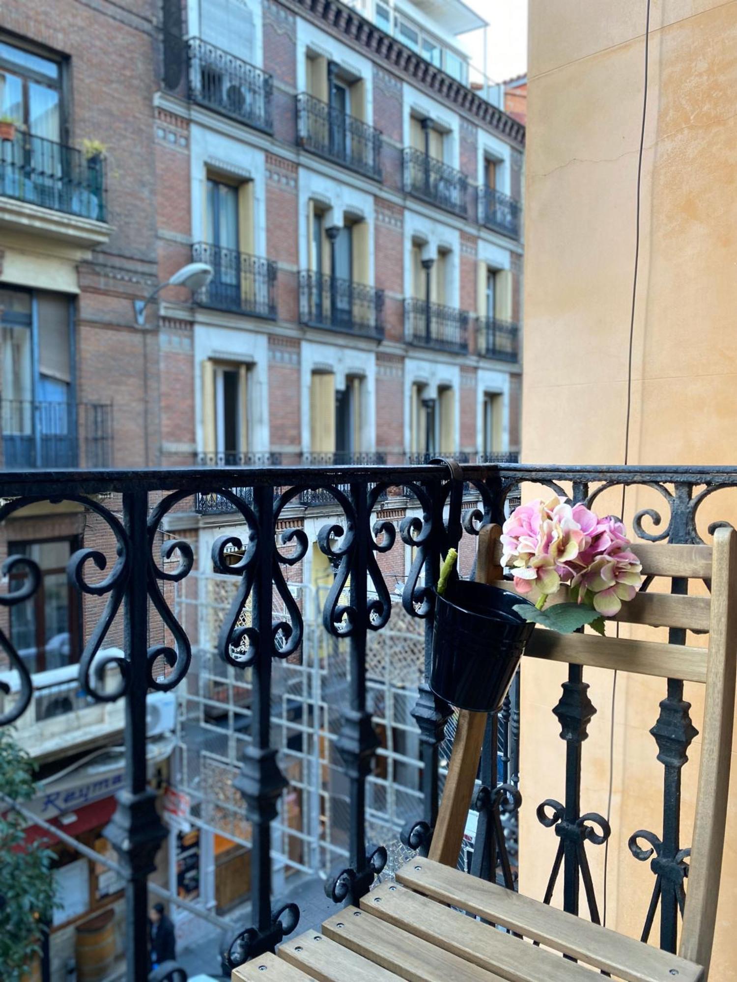 Hortaleza 4, Preciso Estudio En Chueca Junto A La Gran Via De Madrid Bagian luar foto